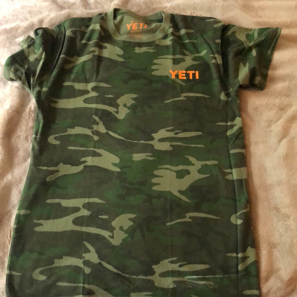 Men’s yeti T-shirt